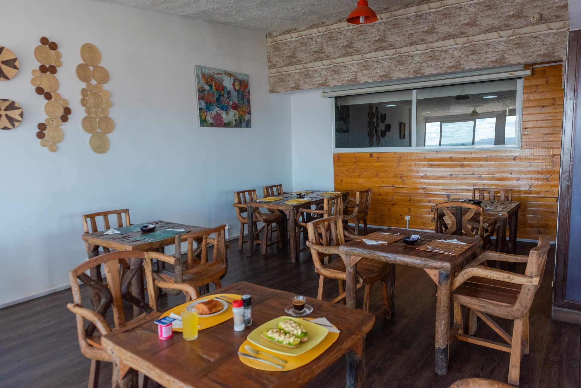 Table cafétéria Hotel le Pousse Pousse Antaninarenina